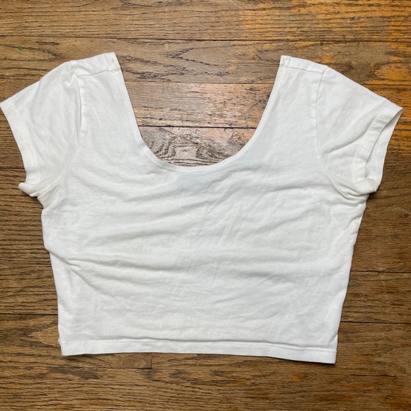 Basic essentials:white crop top - Picture 1 of 5